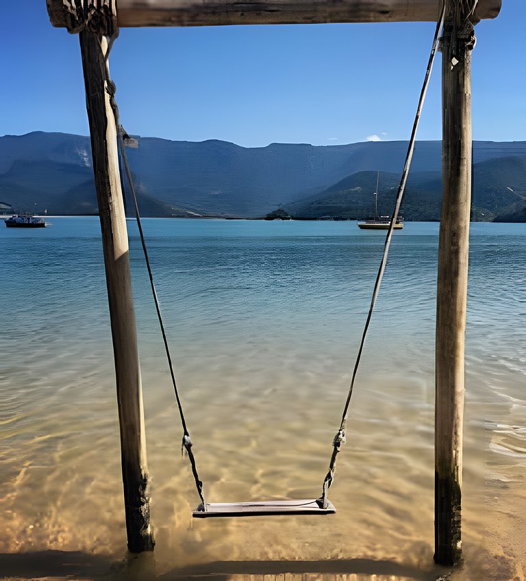 Casa 4 Suítes, Piscina e Churrasqueira Próx Praias