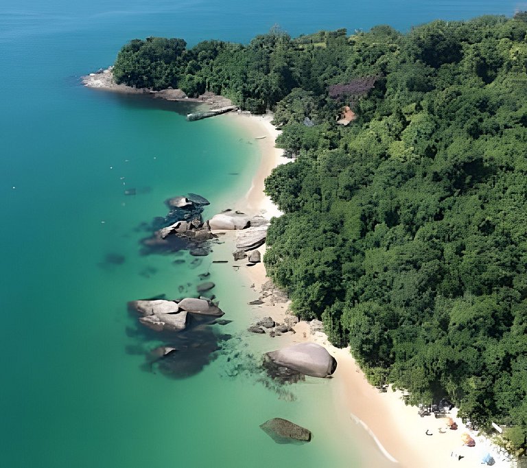 Casa 4 Suítes, Piscina e Churrasqueira Próx Praias