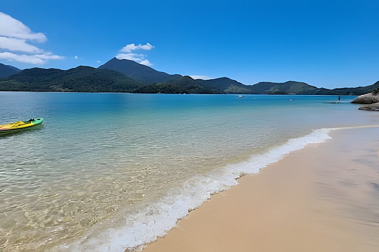 Casa 4 Suítes, Piscina e Churrasqueira Próx Praias