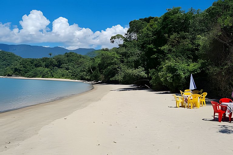 Casa 4 Suítes, Piscina e Churrasqueira Próx Praias
