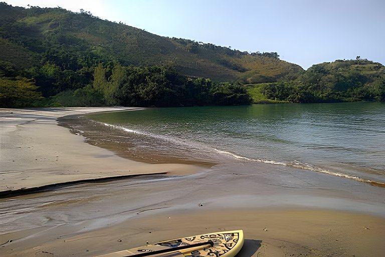 Casa 4 Suítes, Piscina e Churrasqueira Próx Praias