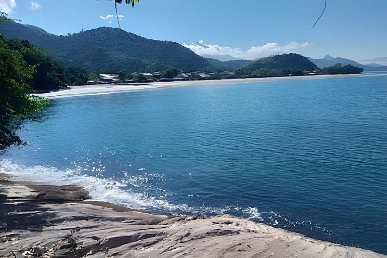Casa 4 Suítes, Piscina e Churrasqueira Próx Praias