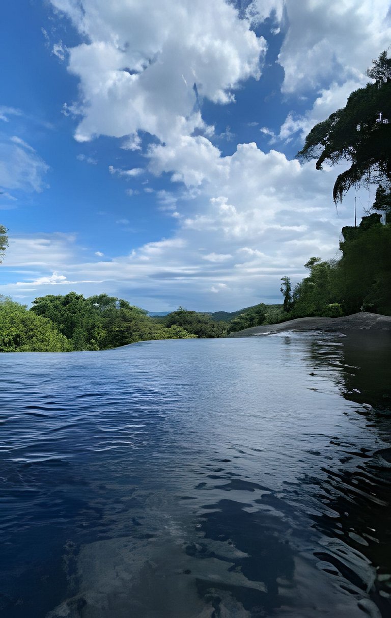 Casa 4 Suítes, Piscina e Churrasqueira Próx Praias