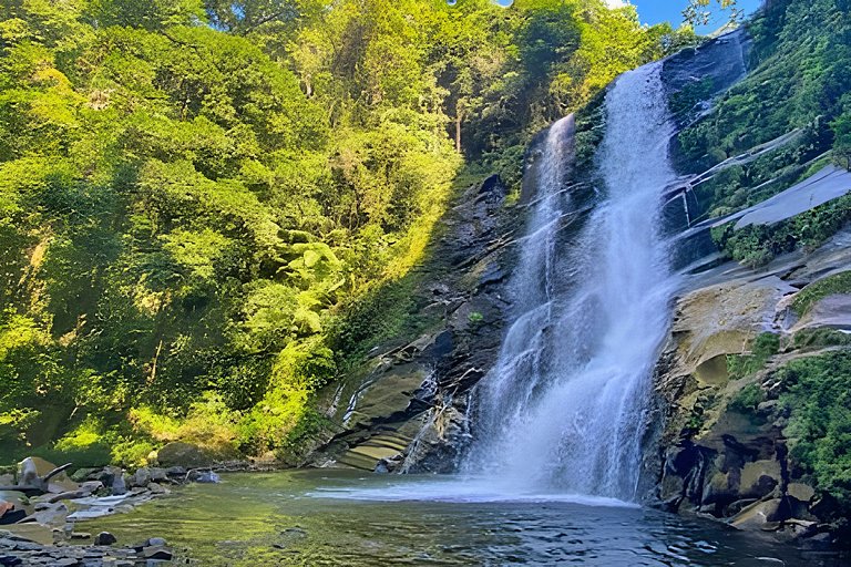 Casa 4 Suítes, Piscina e Churrasqueira Próx Praias
