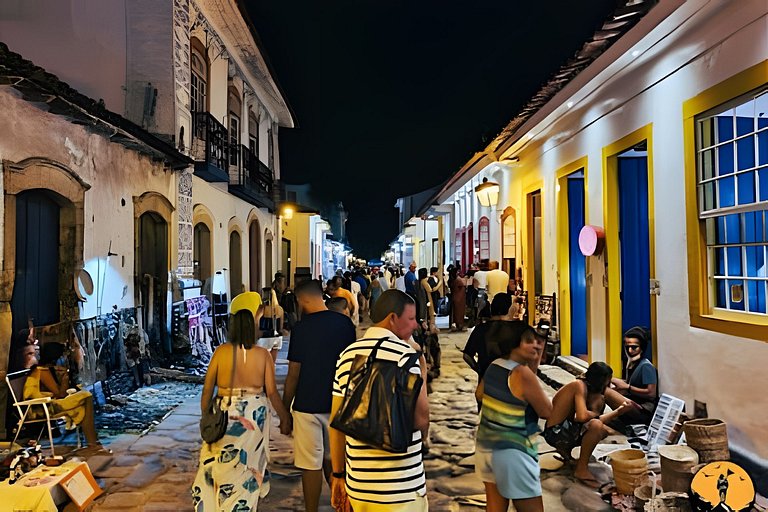 Casa 4 Suítes, Piscina e Churrasqueira Próx Praias