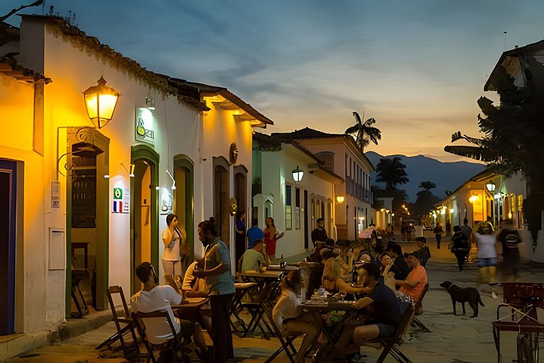 Casa 4 Suítes, Piscina e Churrasqueira Próx Praias