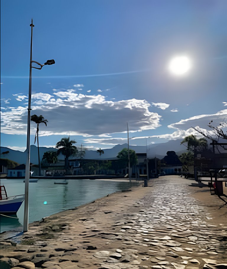 Casa 4 Suítes, Piscina e Churrasqueira Próx Praias