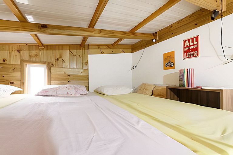 Casa 2 quartos, 6 pessos, perto da praia, ar condicionado, w