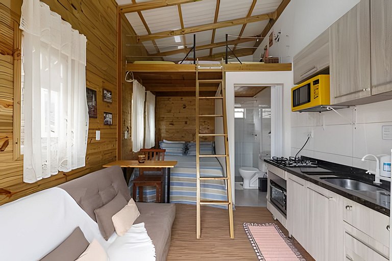 Casa 2 quartos, 6 pessos, perto da praia, ar condicionado, w