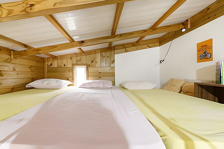 Casa 2 quartos, 6 pessos, perto da praia, ar condicionado, w