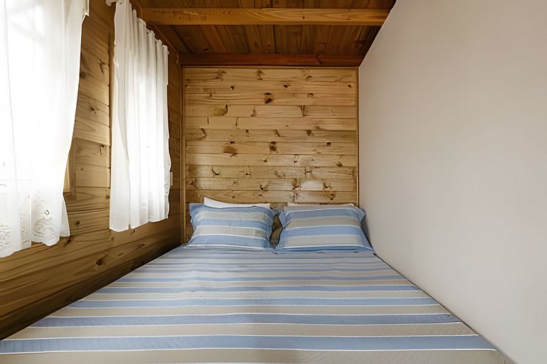 Casa 2 quartos, 6 pessos, perto da praia, ar condicionado, w