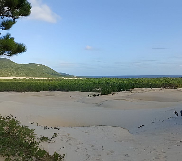 Casa 2 quartos, 6 pessos, perto da praia, ar condicionado, w