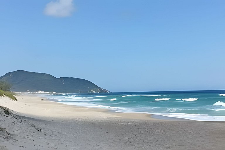 Casa 2 quartos, 6 pessos, perto da praia, ar condicionado, w