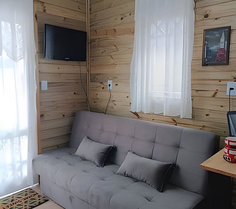 Casa 2 quartos, 6 pessos, perto da praia, ar condicionado, w