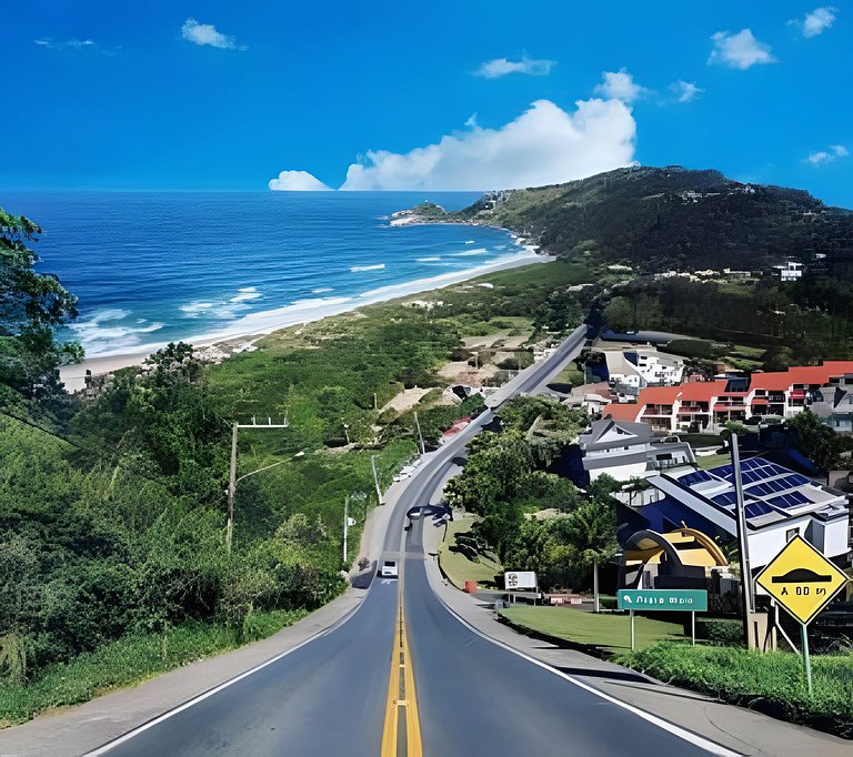 Casa 2 quartos, 6 pessos, perto da praia, ar condicionado, w