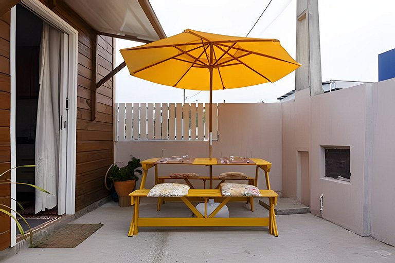 Casa 2 quartos, 6 pessos, perto da praia, ar condicionado, w