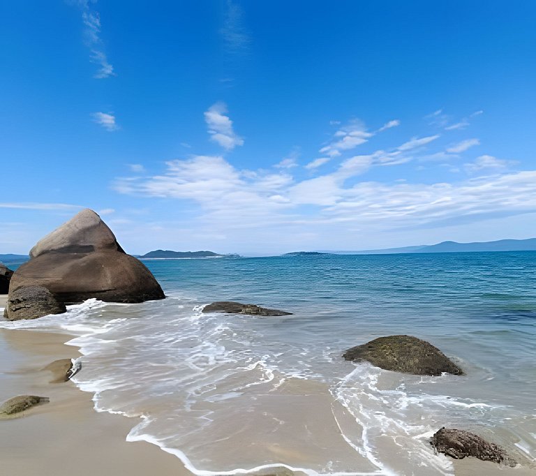 Casa Perto das melhores praias Florianópolis, ar condicionad