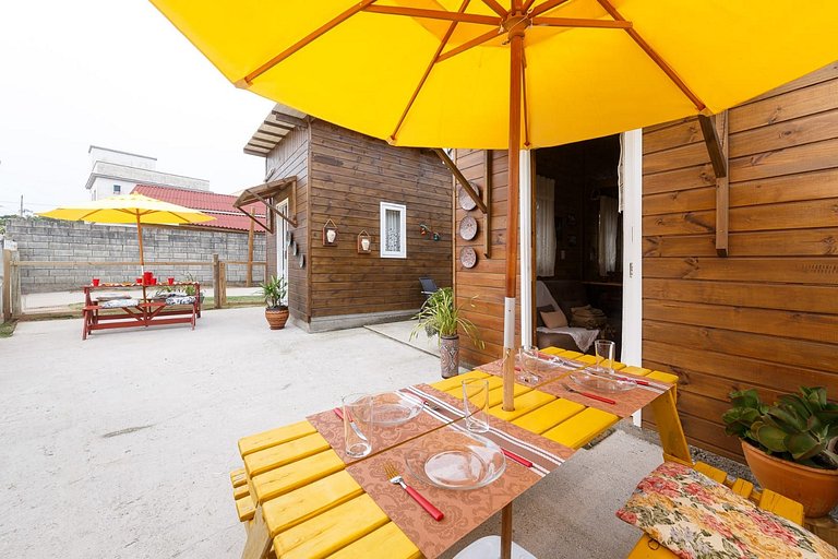 Casa 2 quartos, 6 pessos, perto da praia, ar condicionado, w