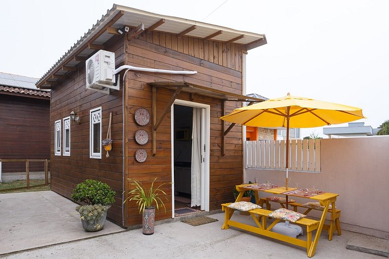 Casa 2 quartos, 6 pessos, perto da praia, ar condicionado, w