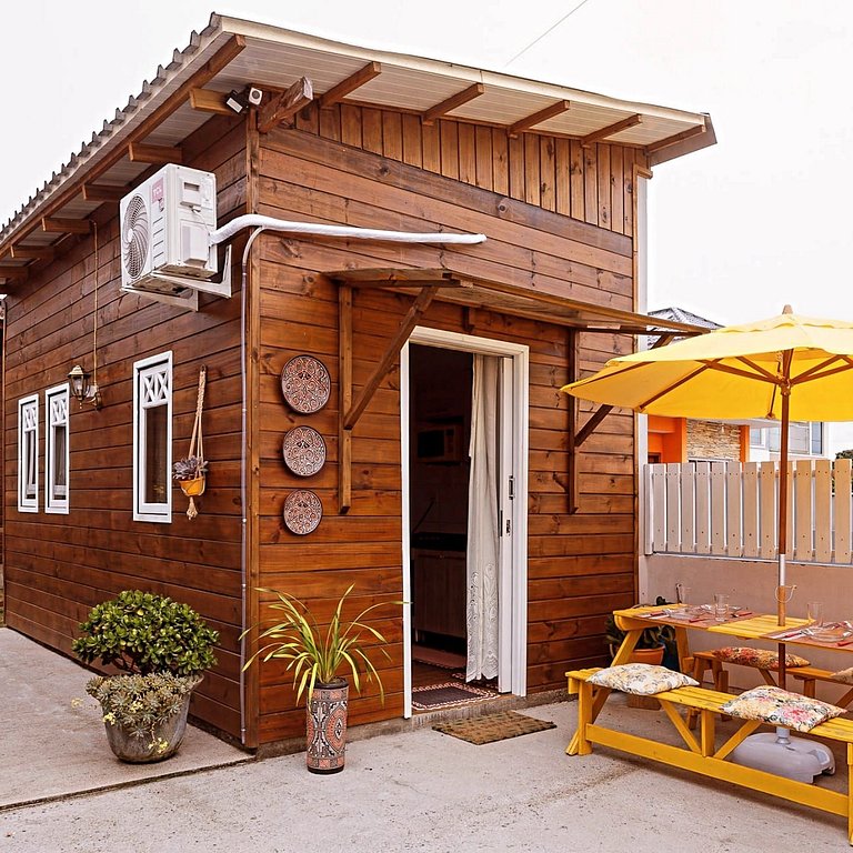 Casa 2 quartos, 6 pessoas, perto da praia, ar condicionado,