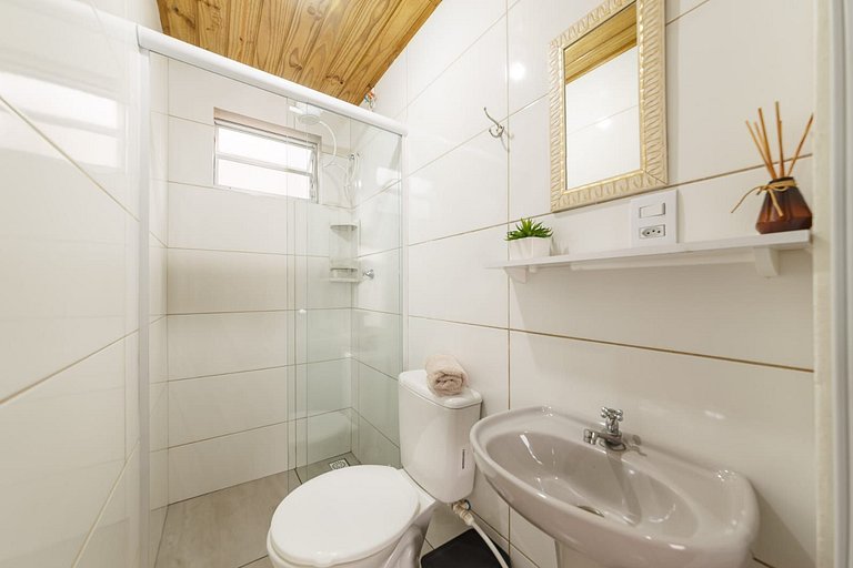 Casa 2 quartos, 6 pessoas, perto da praia, ar condicionado,