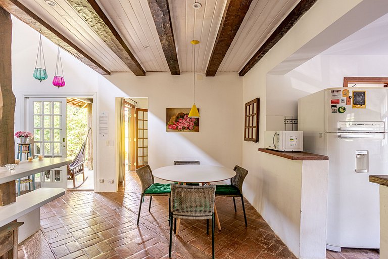 Casa a 20m da praia da Baleia com ar wifi 4 dorms