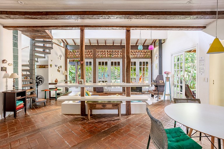 Casa a 20m da praia da Baleia com ar wifi 4 dorms