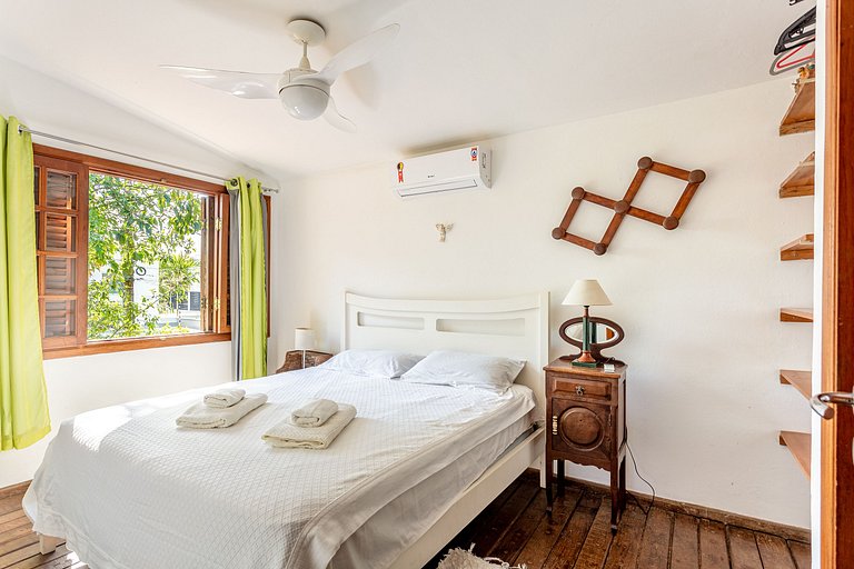 Casa a 20m da praia da Baleia com ar wifi 4 dorms