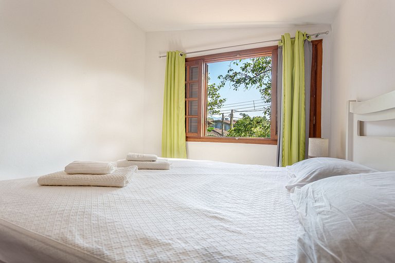 Casa a 20m da praia da Baleia com ar wifi 4 dorms