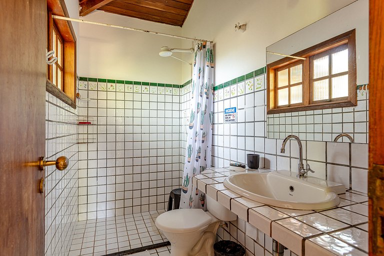 Casa a 20m da praia da Baleia com ar wifi 4 dorms