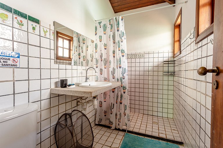 Casa a 20m da praia da Baleia com ar wifi 4 dorms