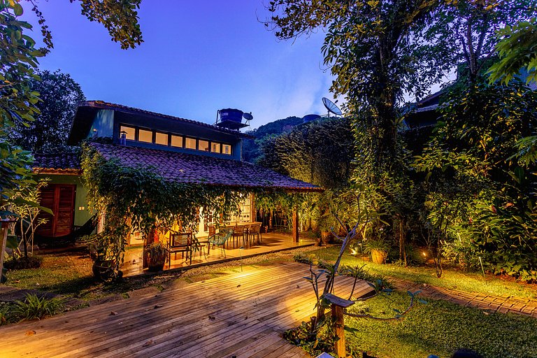 Casa a 20m da praia da Baleia com ar wifi 4 dorms