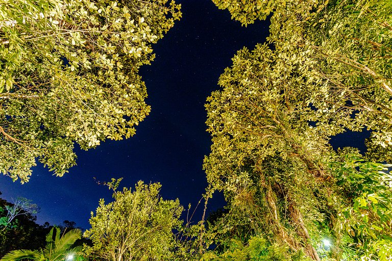 Casa a 20m da praia da Baleia com ar wifi 4 dorms