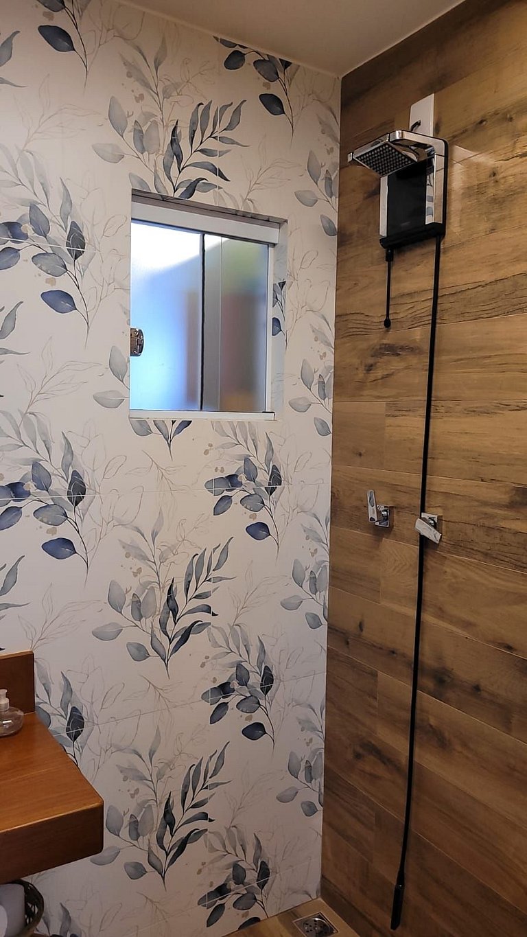 Casa Duplex: suíte, cozinha completa, 2 banheiros