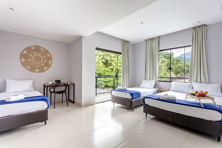 Casa 4 Suítes, Piscina e Churrasqueira Próx Praias