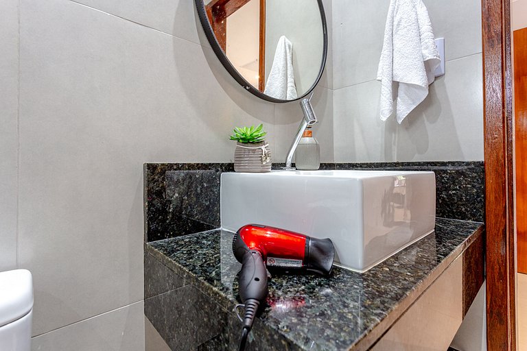 Casa 4 Suítes, Piscina e Churrasqueira Próx Praias