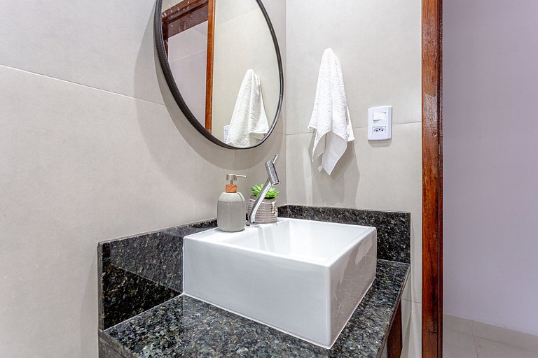 Casa 4 Suítes, Piscina e Churrasqueira Próx Praias