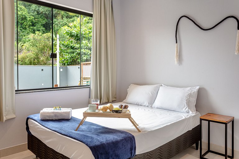 Casa 4 Suítes, Piscina e Churrasqueira Próx Praias