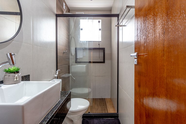 Casa 4 Suítes, Piscina e Churrasqueira Próx Praias