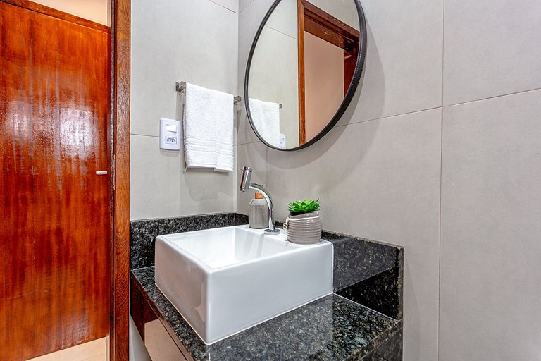 Casa 4 Suítes, Piscina e Churrasqueira Próx Praias