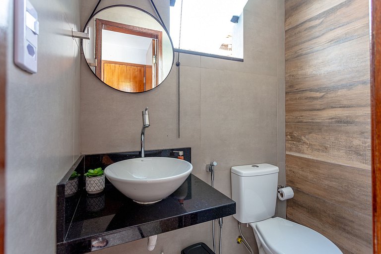 Casa 4 Suítes, Piscina e Churrasqueira Próx Praias