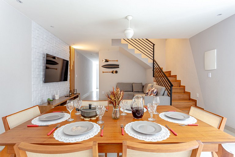 Casa 4 Suítes, Piscina e Churrasqueira Próx Praias