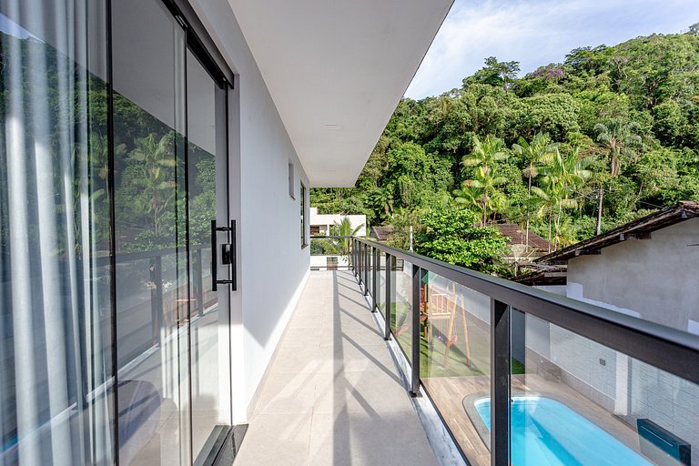 Casa 4 Suítes, Piscina e Churrasqueira Próx Praias