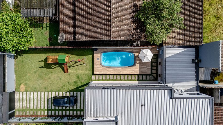 Casa 4 Suítes, Piscina e Churrasqueira Próx Praias
