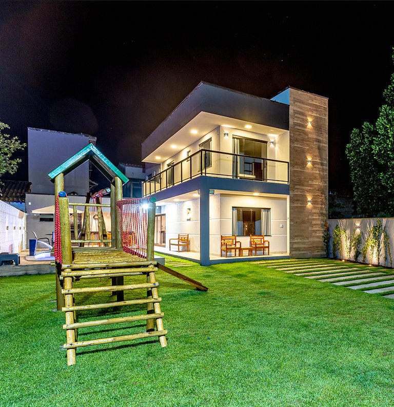 Casa 4 Suítes, Piscina e Churrasqueira Próx Praias