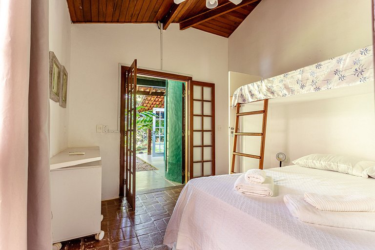 Casa a 20m da praia da Baleia com ar wifi 4 dorms