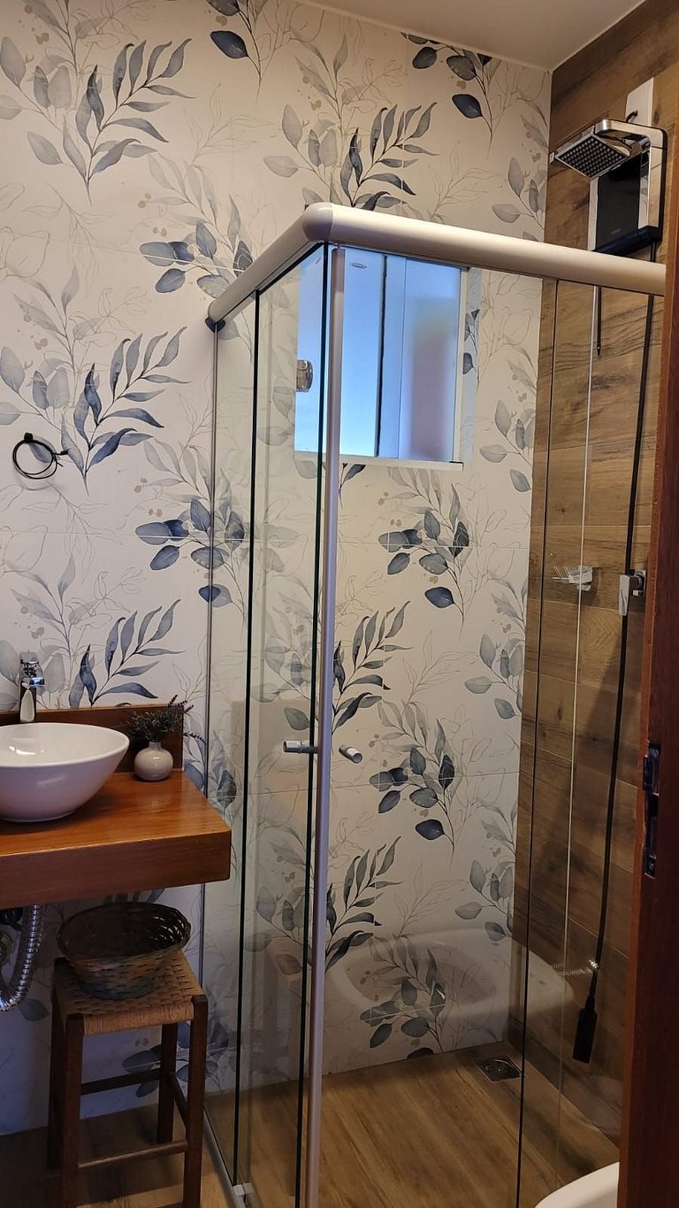 Casa Duplex: suíte, cozinha completa, 2 banheiros