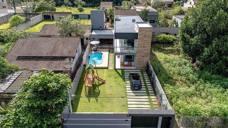 Casa 4 Suítes, Piscina e Churrasqueira Próx Praias