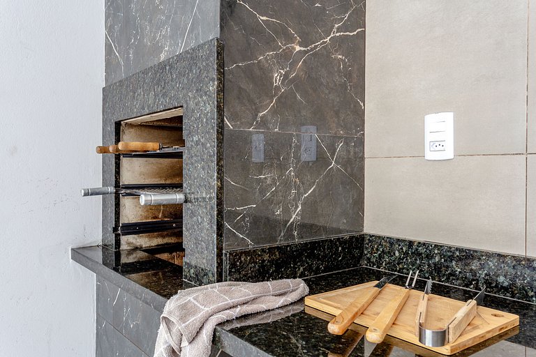 Casa 4 Suítes, Piscina e Churrasqueira Próx Praias