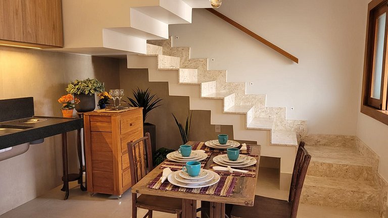 Casa Duplex: suíte, cozinha completa, 2 banheiros